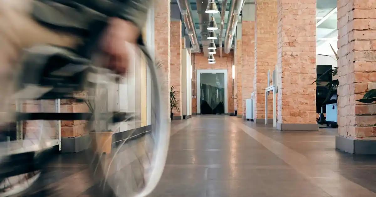 Fabrika Marka Ayakkabılar: Uygun Fiyatlı, Dayanıklı ve Modaya Uygun Seçenekler