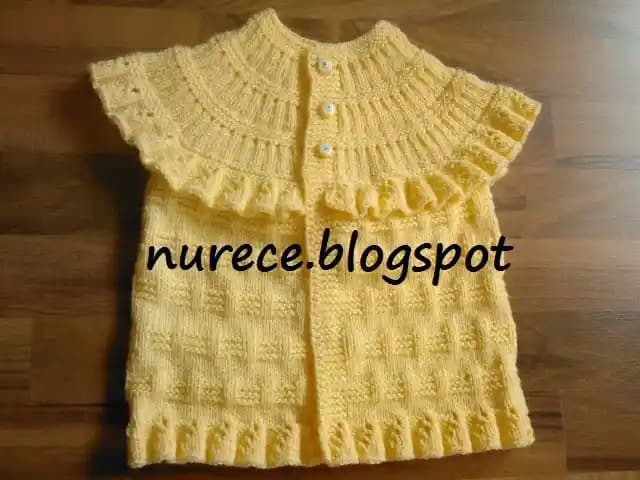 Fırfırlı Bebek Yeleği Seçenekleri ve Bebek Giyiminde Şıklık ve Konfor