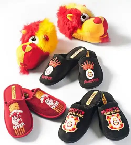 Galatasaray Temalı Terlikler: Günlük Hayatta Kulüp Sevgisini Yansıtmanın Şık Yolu