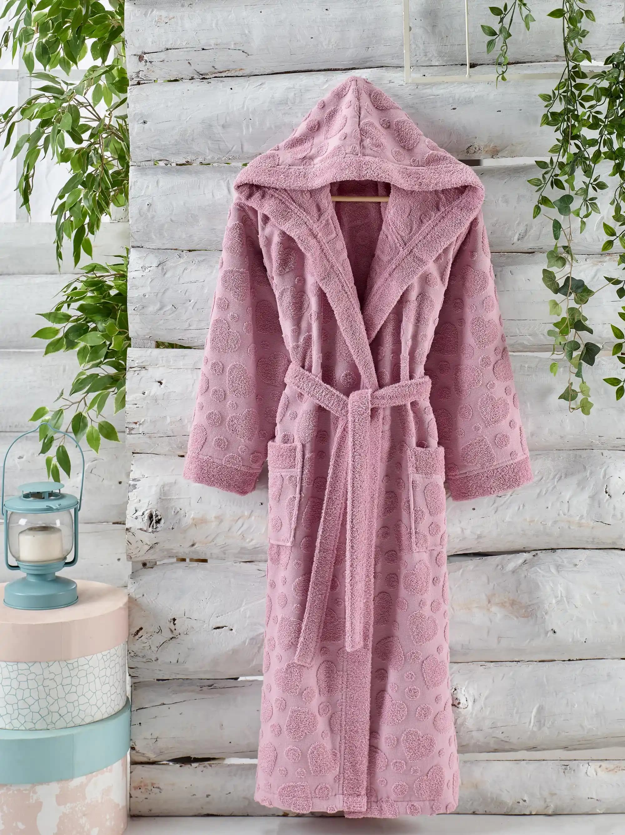 Genç Kızlar İçin Bornoz Seçimi: Konfor ve Şıklığın Bir Arada Sunulduğu Rehber