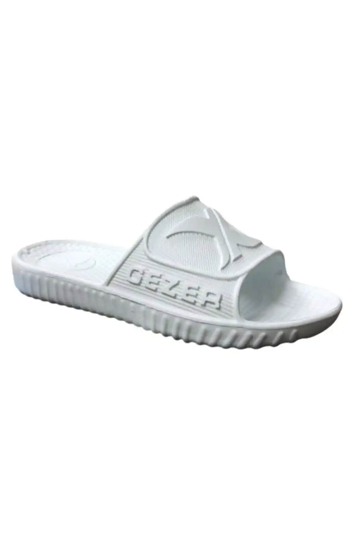 Gezer Beyaz Terlik: Şıklık ve Konforu Bir Arada Sunan Modern Terlik Seçenekleri