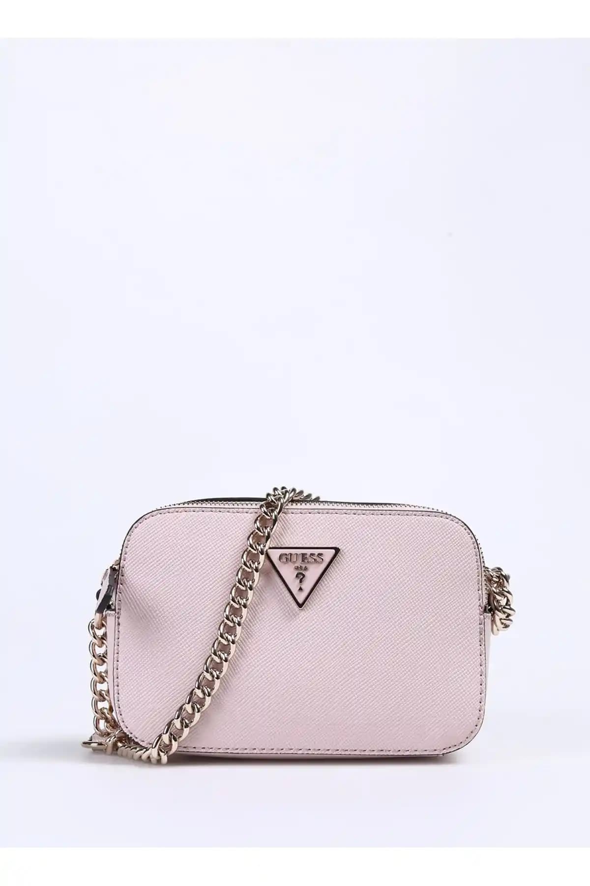 Guess Pembe Çantalar: Modaya Uygun, Şık ve Fonksiyonel Kadın Aksesuarları