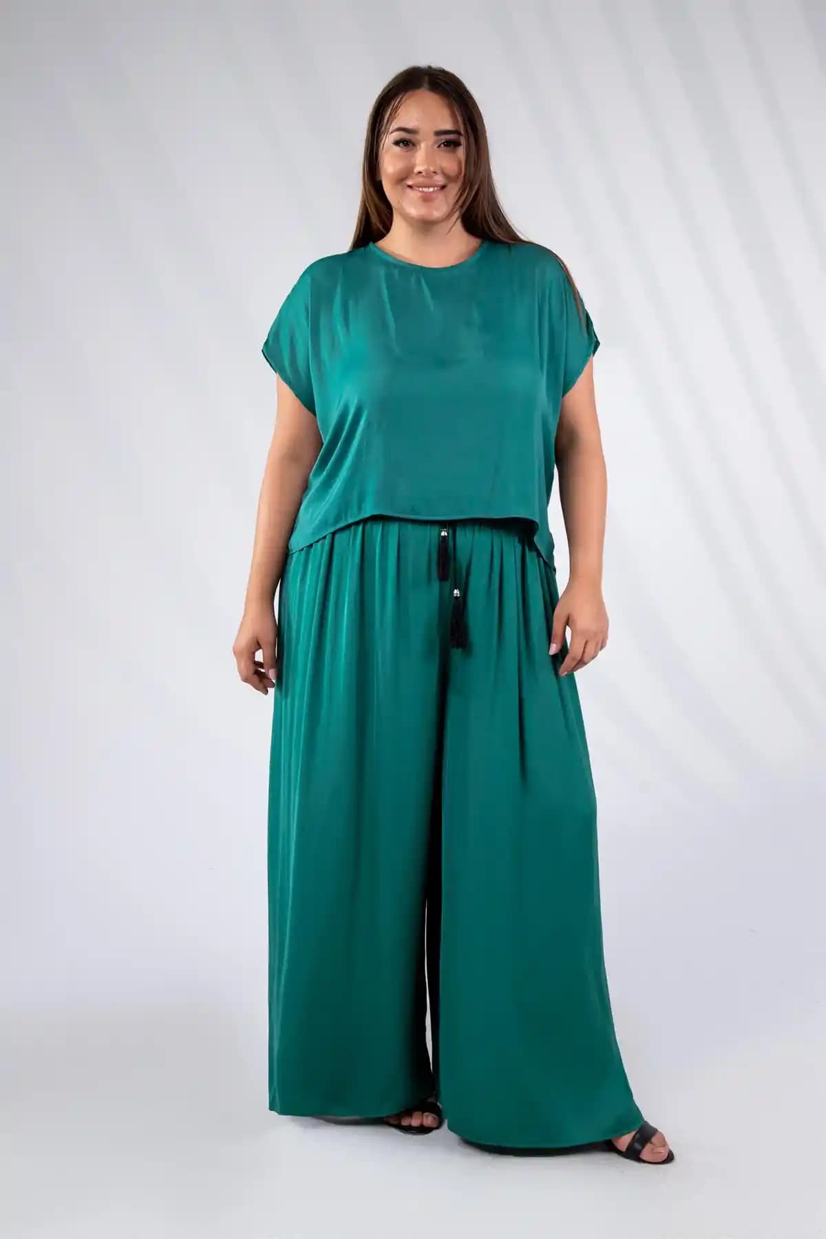 Günümüz Moda Trendleri: Bol Takım ile Rahat ve Şık Giyim Alternatifleri