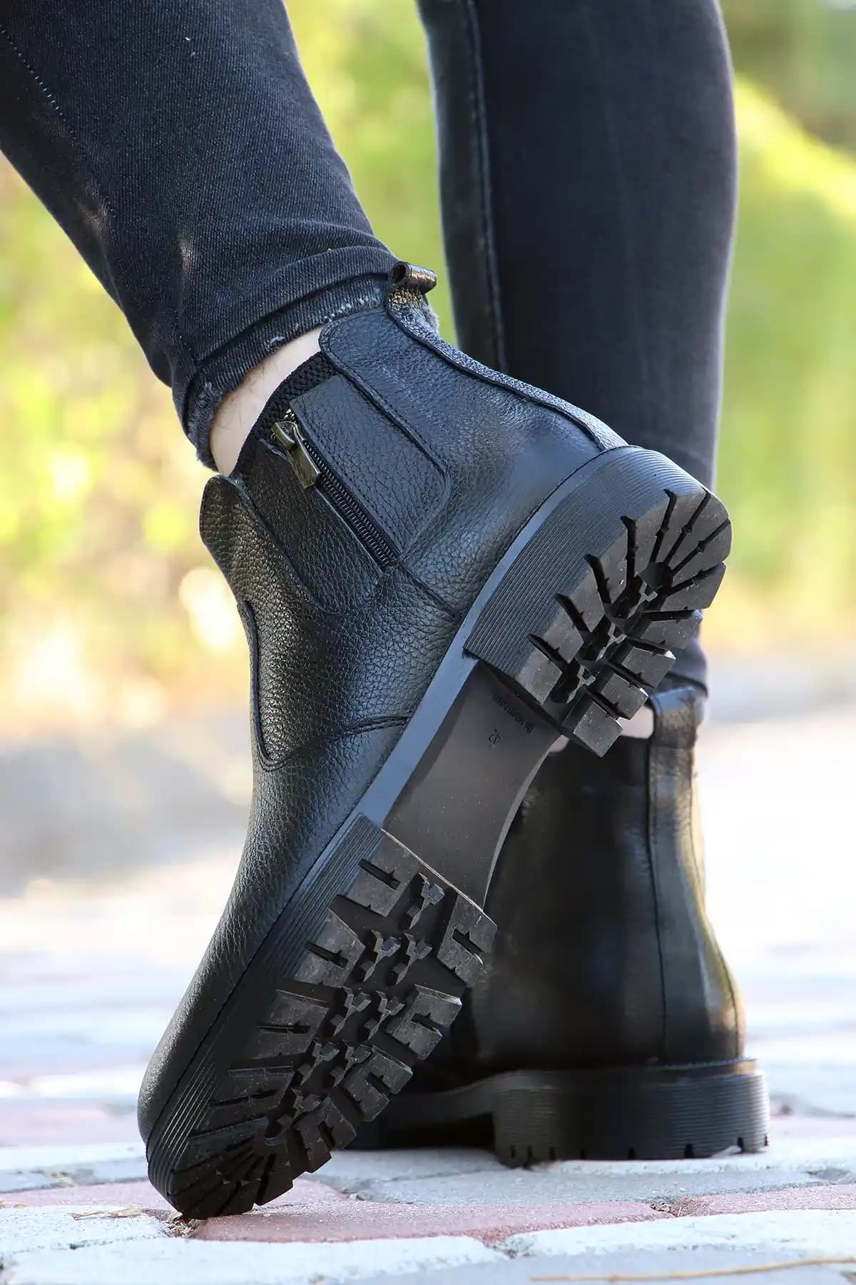 Hakiki Deri Erkek Botları: Dayanıklı ve Şık Seçenekler ile Stilinizi Yükseltin