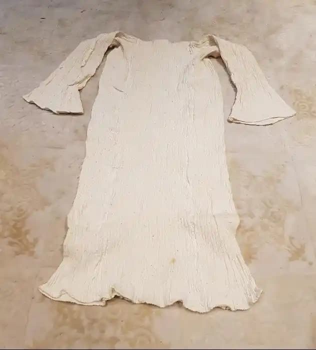 İpek Giyim ve Aksesuarlar: Zarafet ve Konforun Modern Moda Yansıması