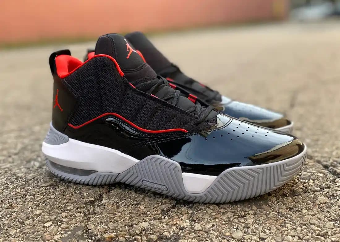 Jordan Stay Loyal Koleksiyonu: Sadakat ve Modern Tasarımın Buluşması