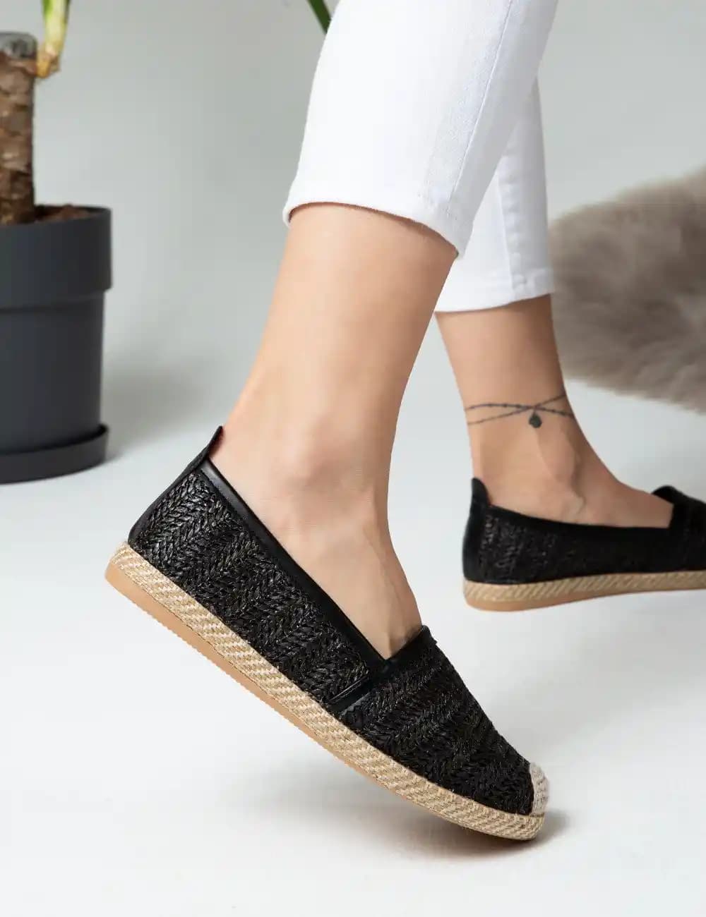 Kadın Espadril Modelleri ve Seçim Rehberi: Şıklık ve Rahatlık Bir Arada