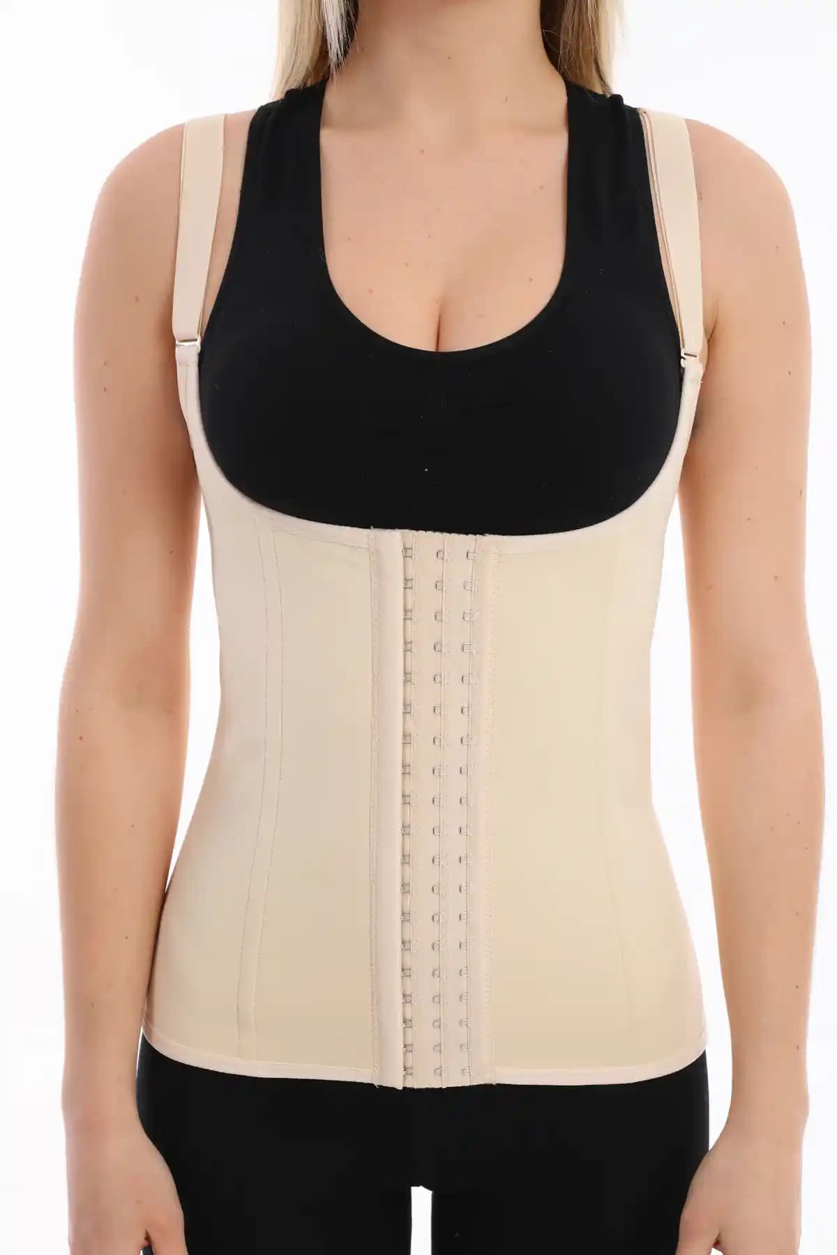 Kadın Giyiminde Korse: Tarihçe, Modeller ve Güncel Kullanım Yöntemleri