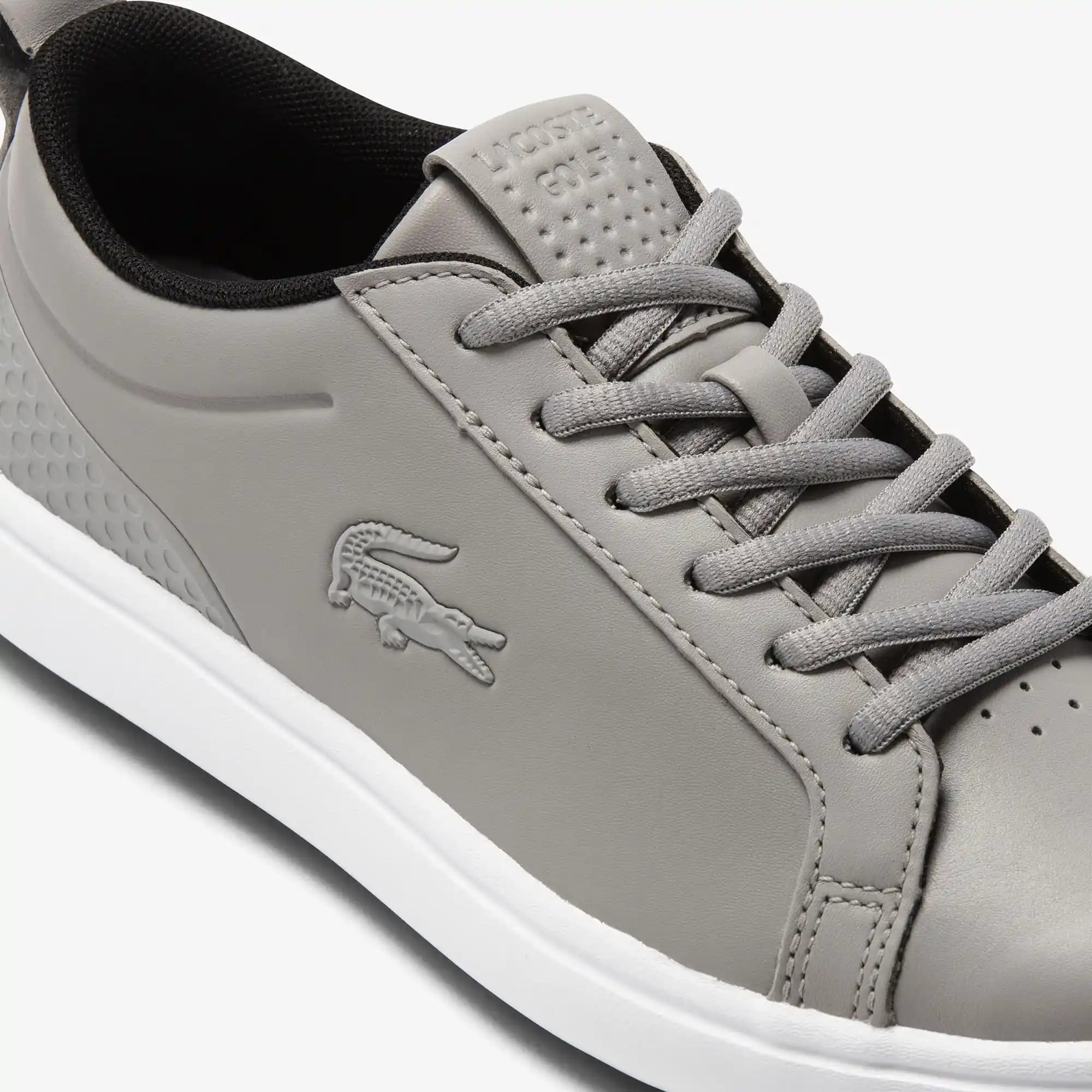 Kadın Gri Sneaker Modası: Şıklık ve Konforun Mükemmel Buluşması