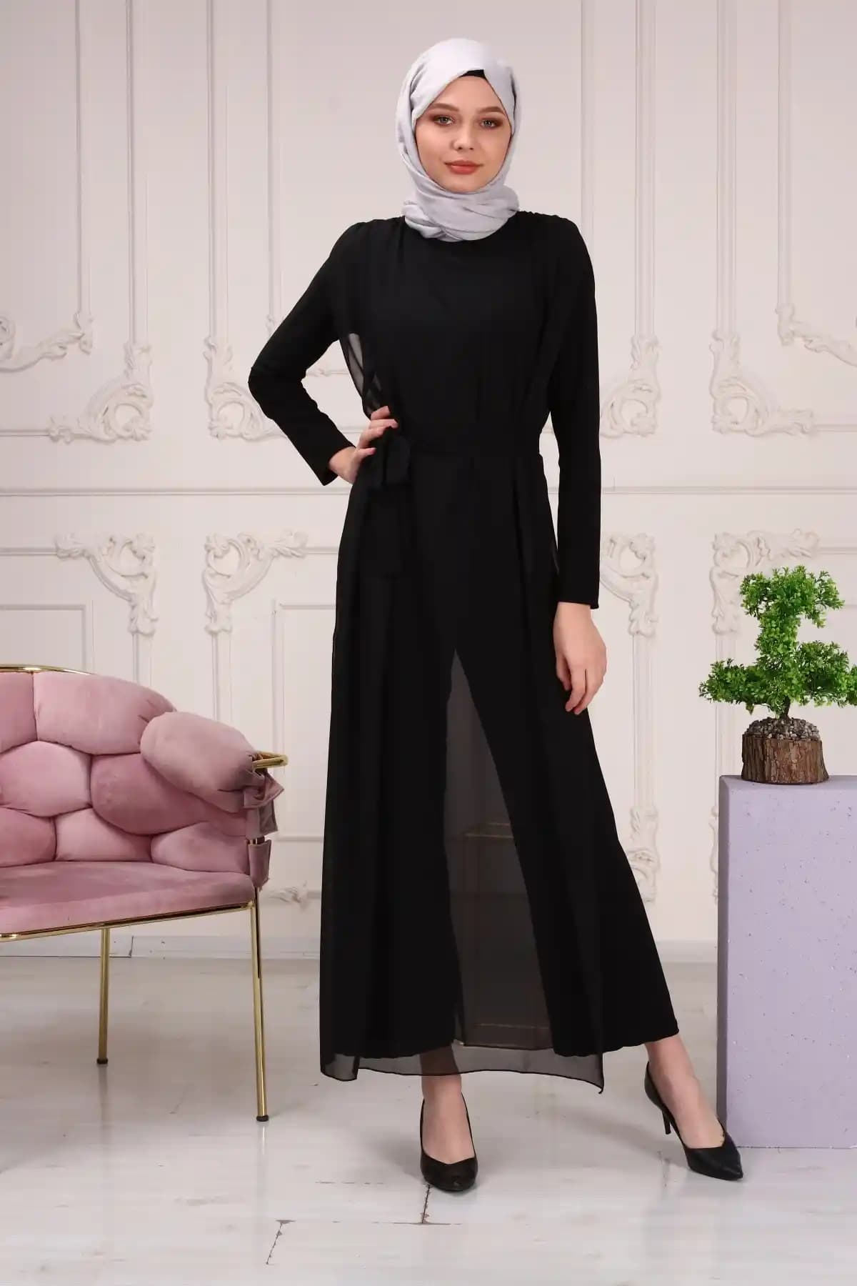 Kadın Uzun Tulum: Şıklık ve Konforu Bir Arada Sunan Modern Giyim Trendleri