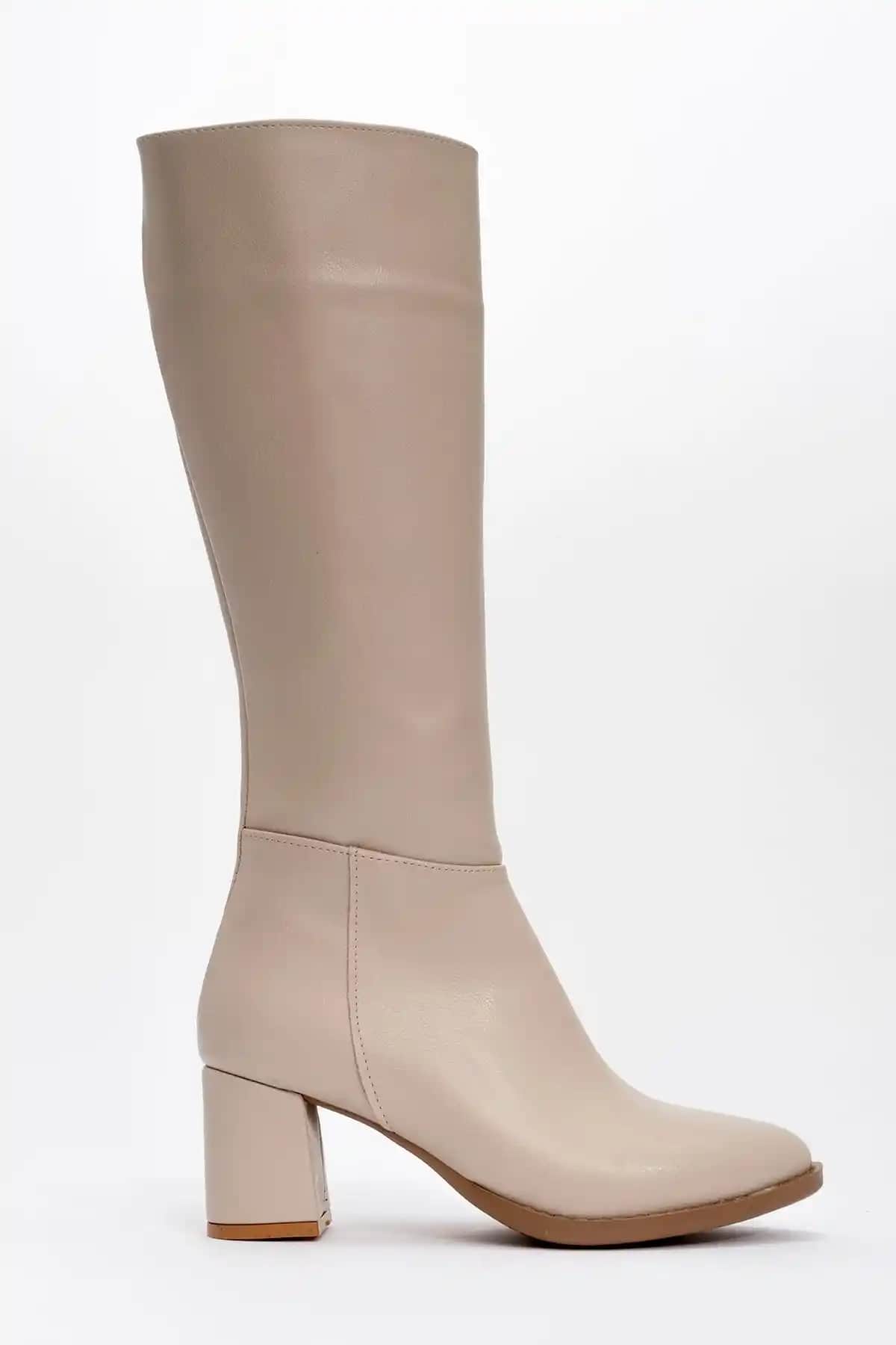 Kadınlar İçin Rahat ve Şık Flo Çizme Modelleri: Günlük Hayatta Tarzınızı Tamamlayan Seçenekler