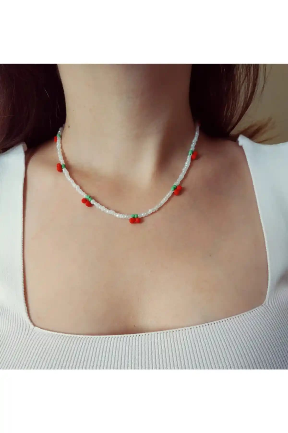 Kirazlı Boncuk Kolye: Doğal ve Zarif Tasarım ile Şıklığınıza Renk Katın