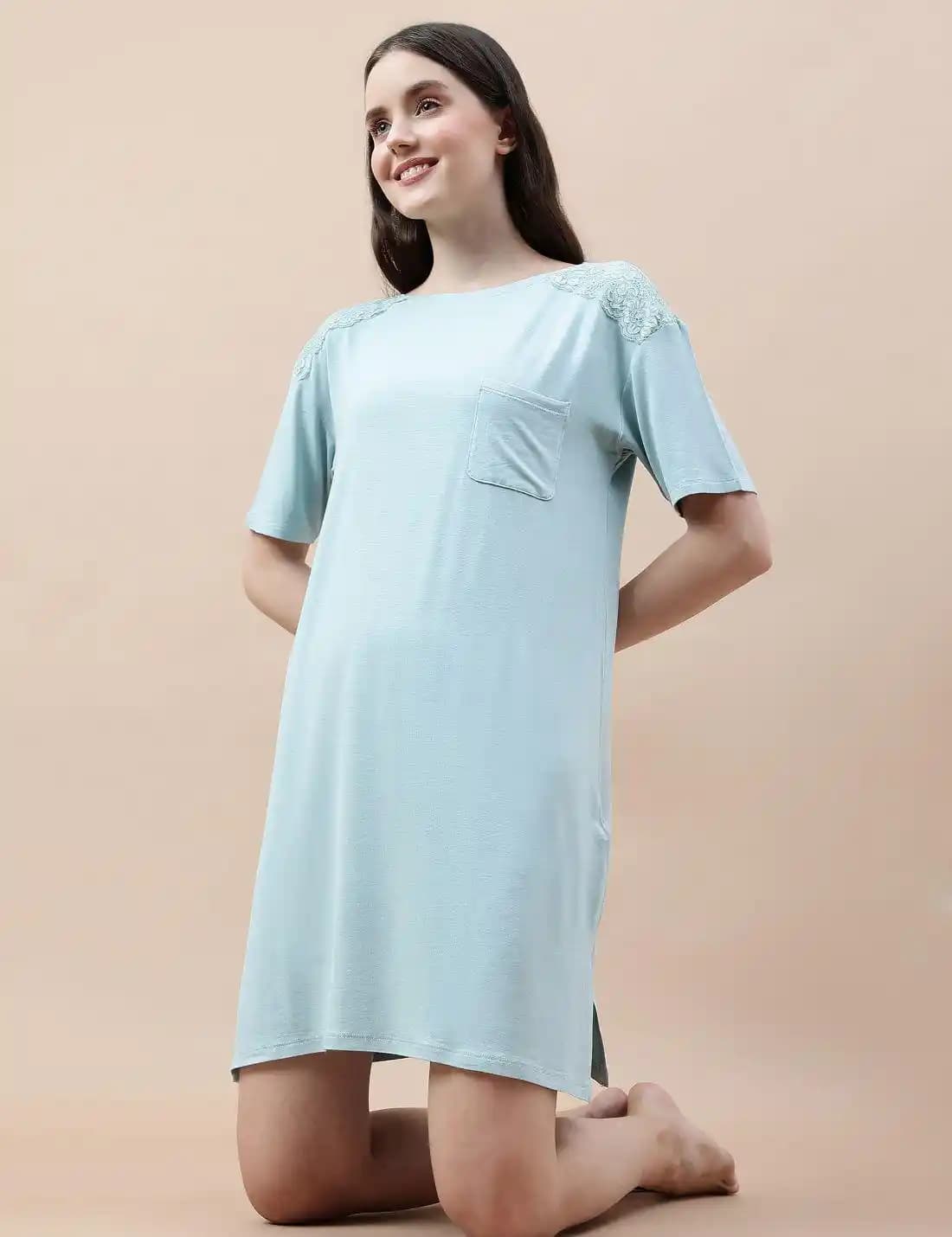 Kısa Kollu Gecelikler: Rahat ve Şık Tasarımlarla Güncel Gece Giyim Trendleri