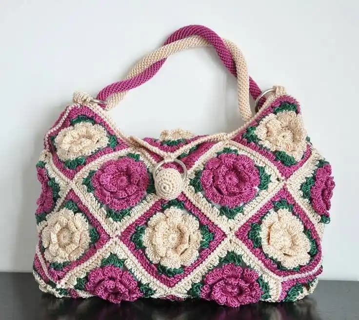 Kışlık Çanta Modelleri 2024: Trendler, Seçim İpuçları ve Stil Önerileri