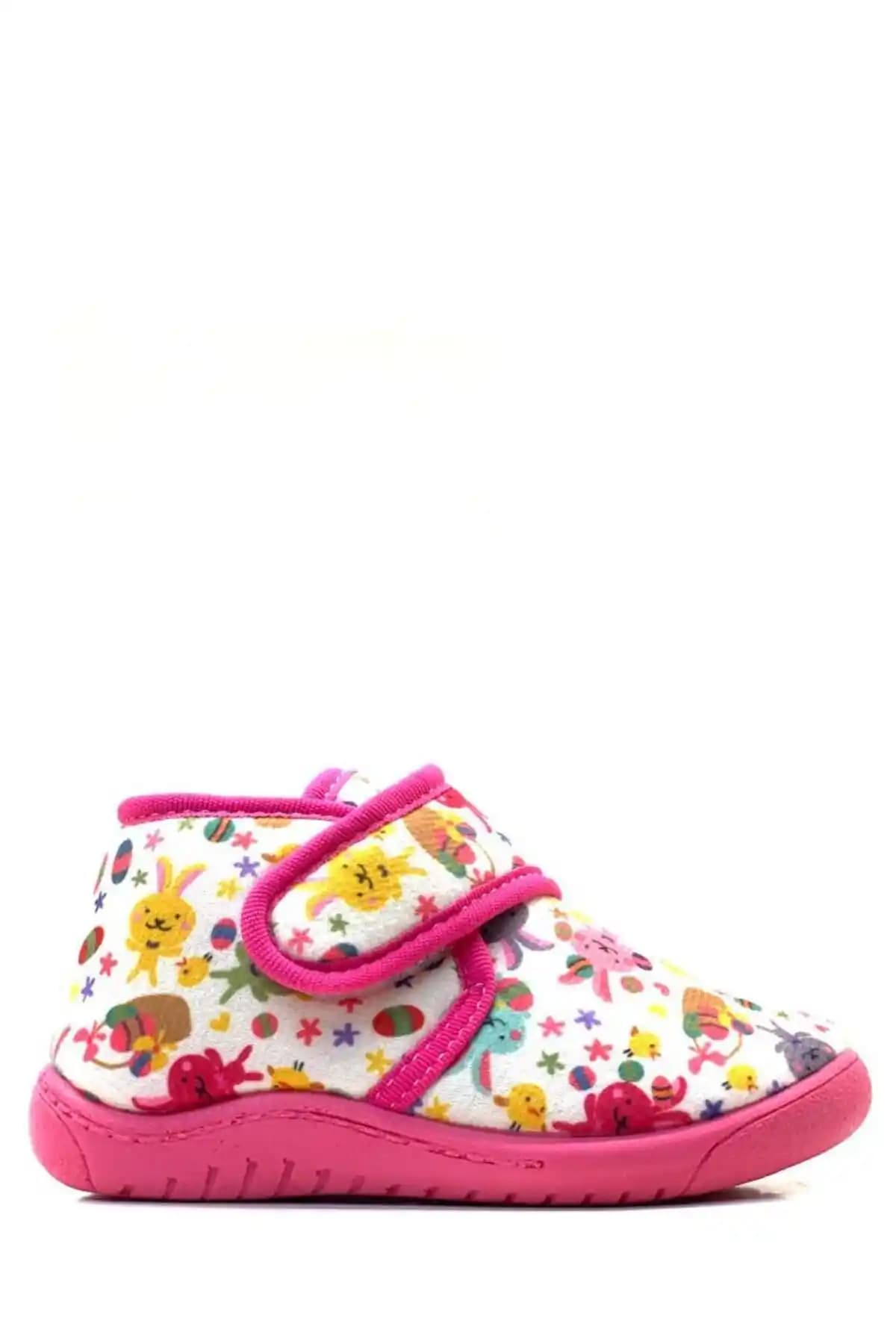 Kız Çocuk Kreş Ayakkabısı Seçerken Dikkat Edilmesi Gerekenler ve Trendler