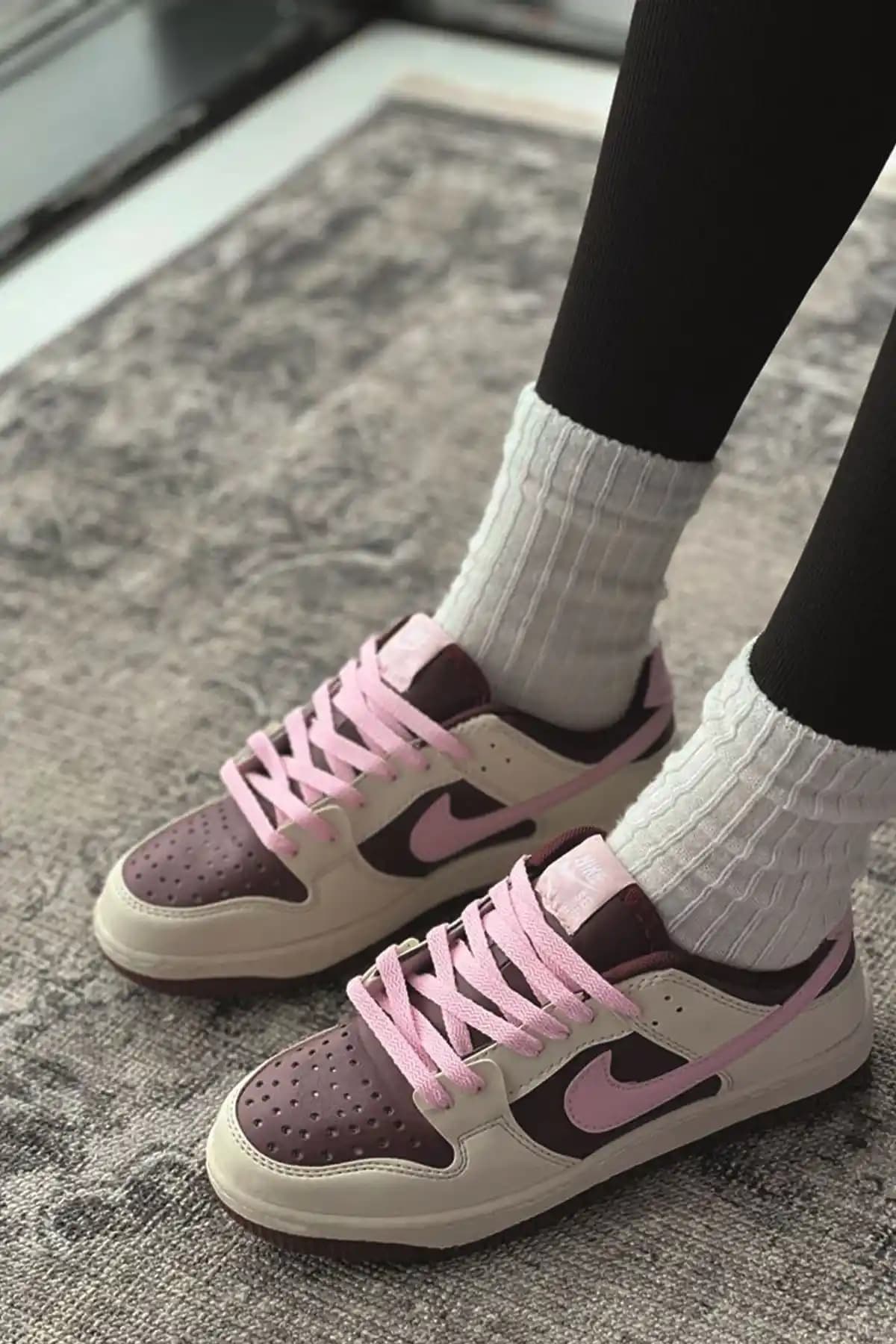 Krem Dunk Modası ve Stil İpuçları: Günlük ve Şık Kombinasyonlar