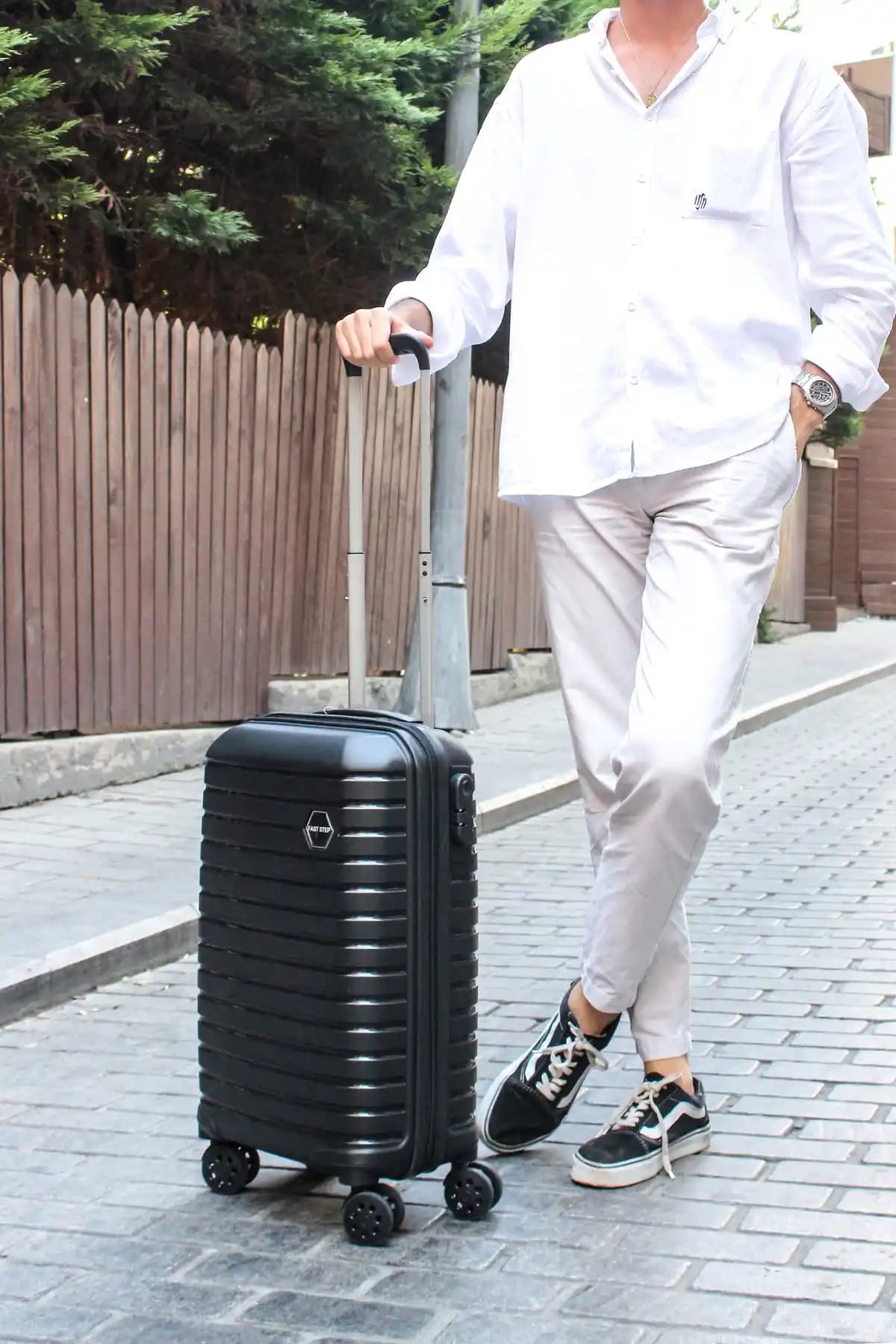 Küçük Bavul Seçerken ve Kullanırken Dikkat Edilmesi Gerekenler Rehberi