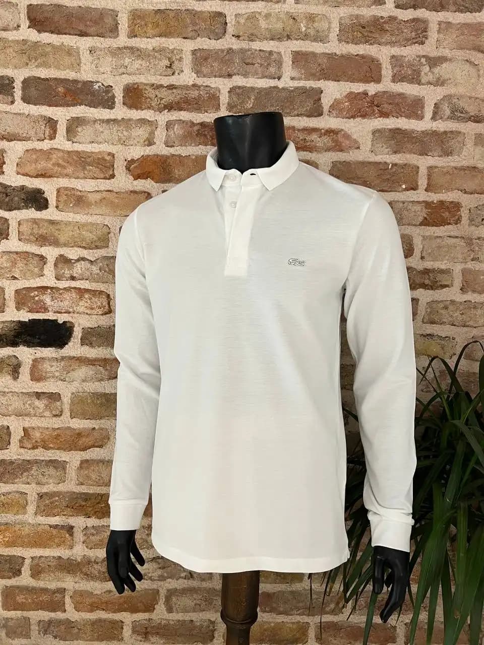 Lacoste Beyaz Sweatler ile Günlük Şıklık ve Konforun En İyi Kombinasyonları