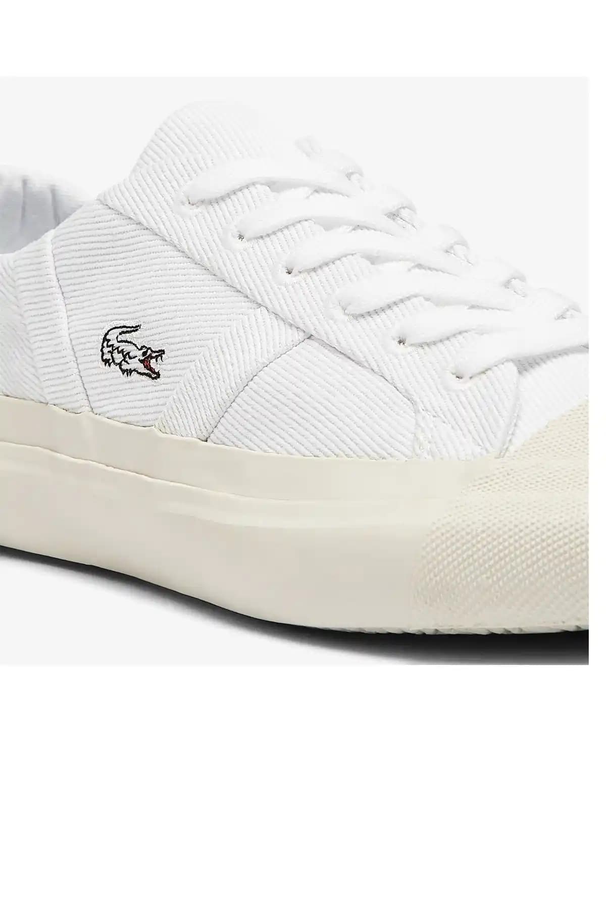 Lacoste Yazlık Ayakkabılar: Modern Tasarımlar ve Yaz Moda Trendleri 2025