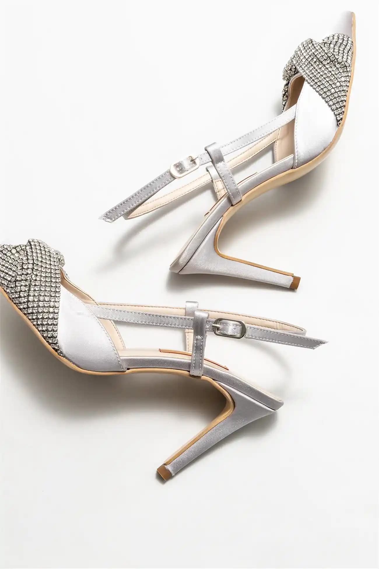 Lame Ayakkabılar: Moda ve Fonksiyonellik Arasındaki Dengeyi Anlama Rehberi