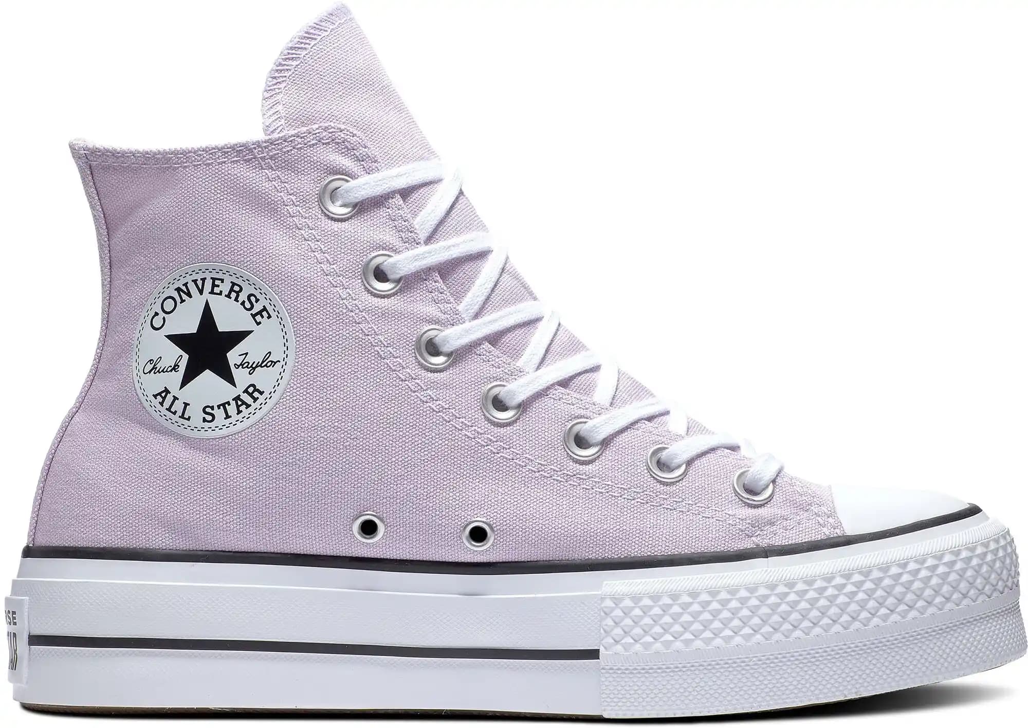 Lila Converse Ayakkabılarla Stilinizi Yaratıcı ve Renkli Şekilde Tamamlayın