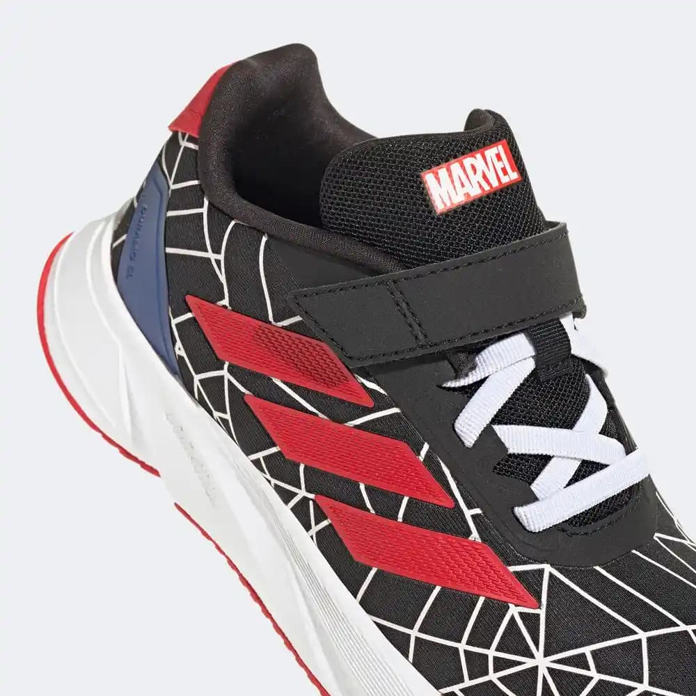 Marvel Temalı Ayakkabılar: Popüler Kültür ve Moda Trendlerini Yansıtan Tasarımlar