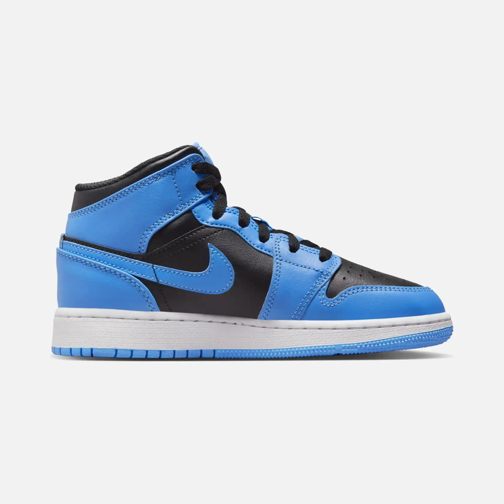 Mavi Air Jordan: Günümüz Modasında Şıklığı ve Rahatlığı Bir Arada Sunan Trendler