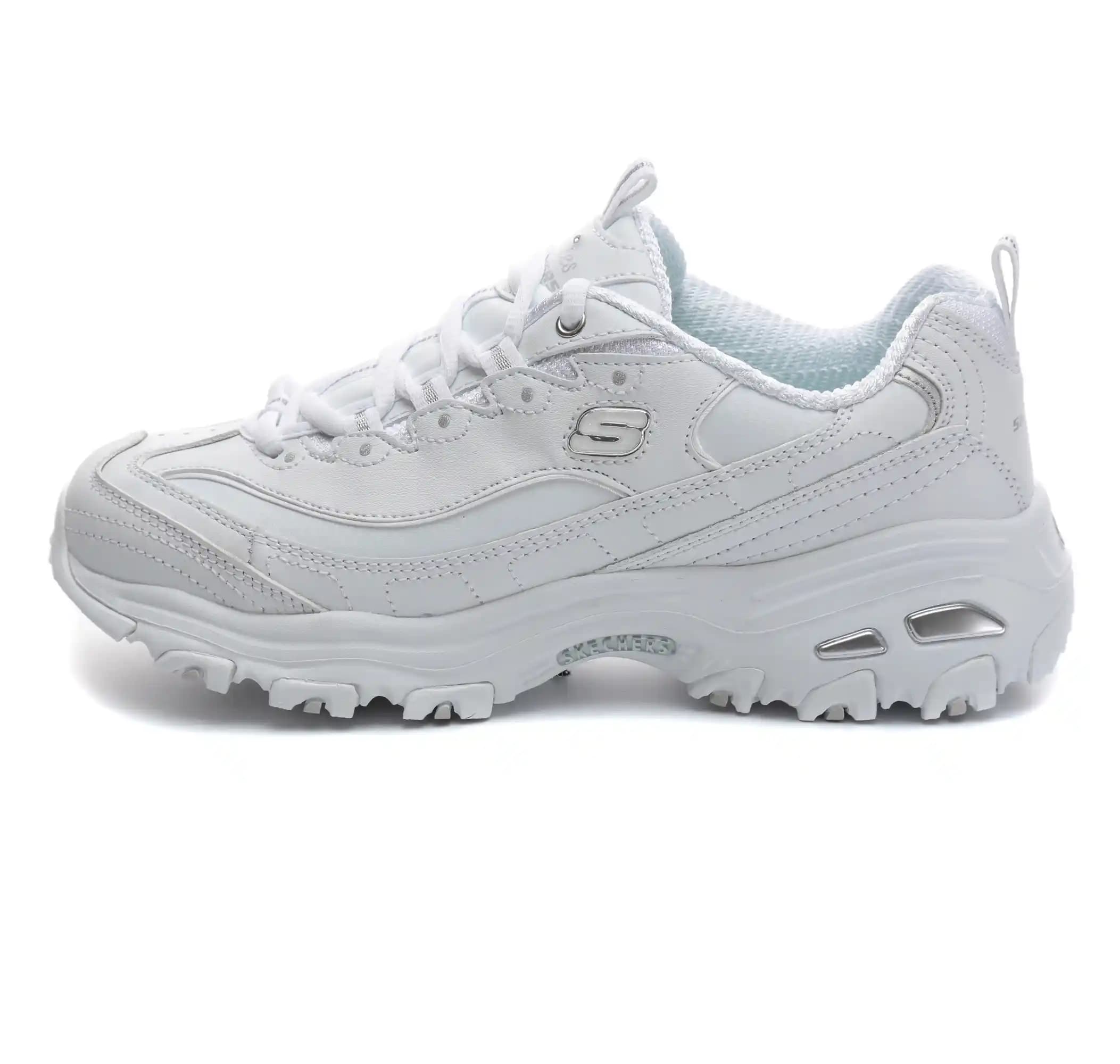 Beyaz Skechers Kadın Ayakkabılarıyla Şıklık ve Konforu Bir Arada Yakalayın