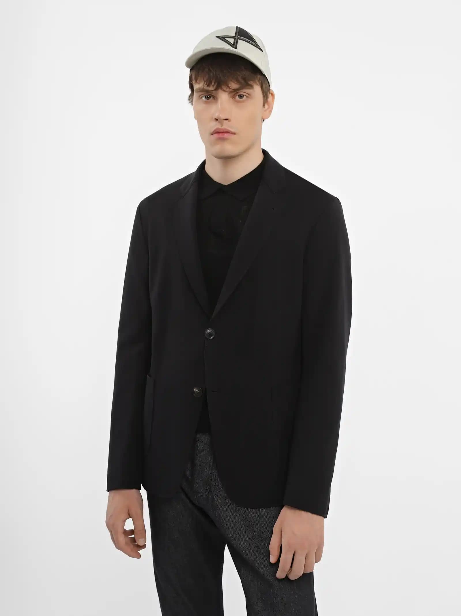 Blazer Seçimi ve Kombinasyonlarıyla Şıklık ve İşlevselliği Yakalayın