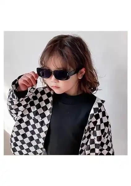 Çocuklar İçin Güvenli ve Şık UV 400 Korumalı Dikdörtgen Güneş Gözlüğü 2025 Trendleri