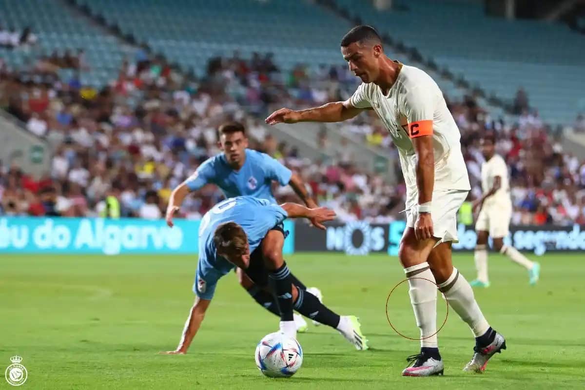 Cristiano Ronaldo ve Tekmelik Modası: Günlük Stil ve Spor Aksesuar Trendleri