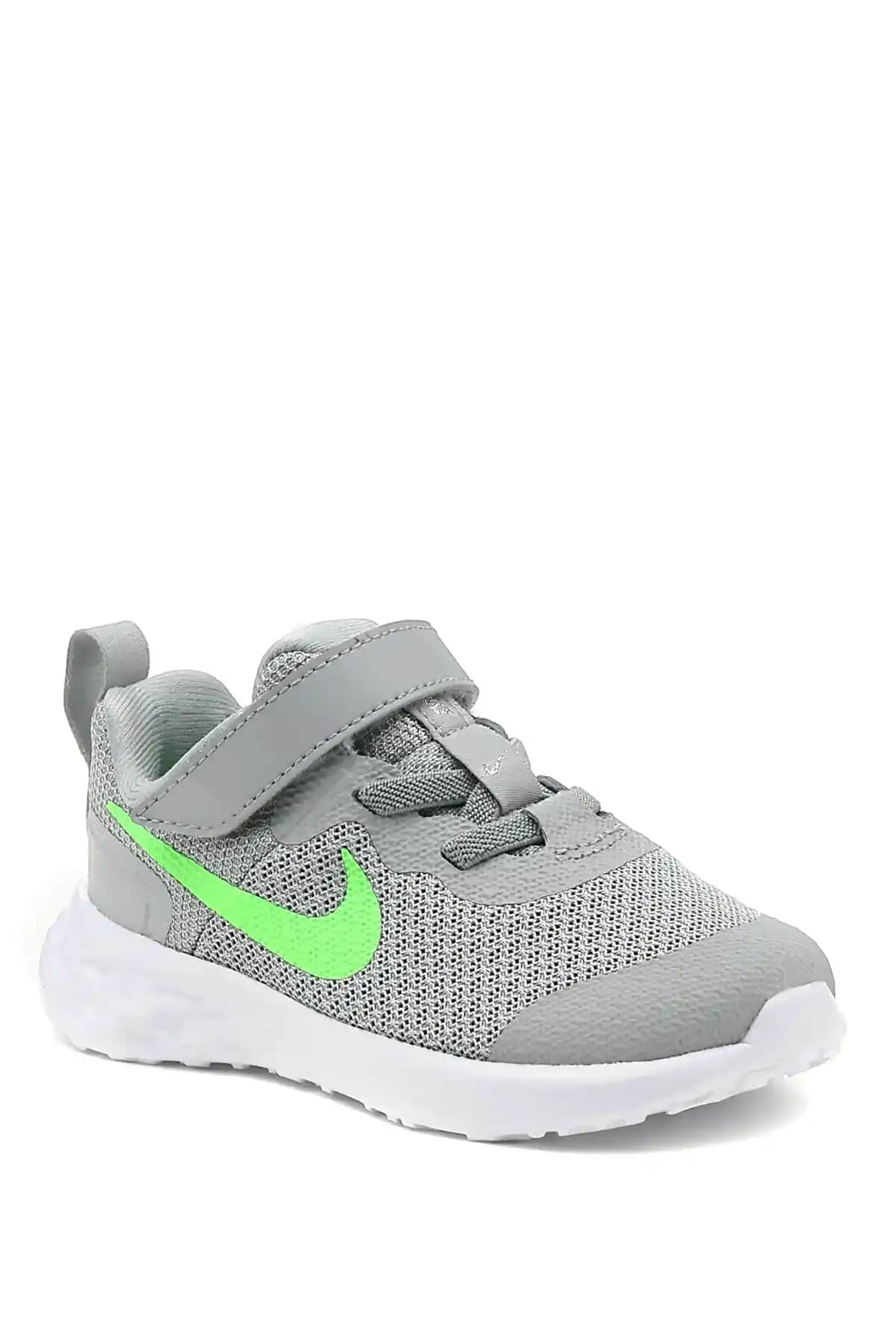 Erkek Çocuklar İçin Nike Spor Ayakkabıları: Konfor ve Şıklık Bir Arada