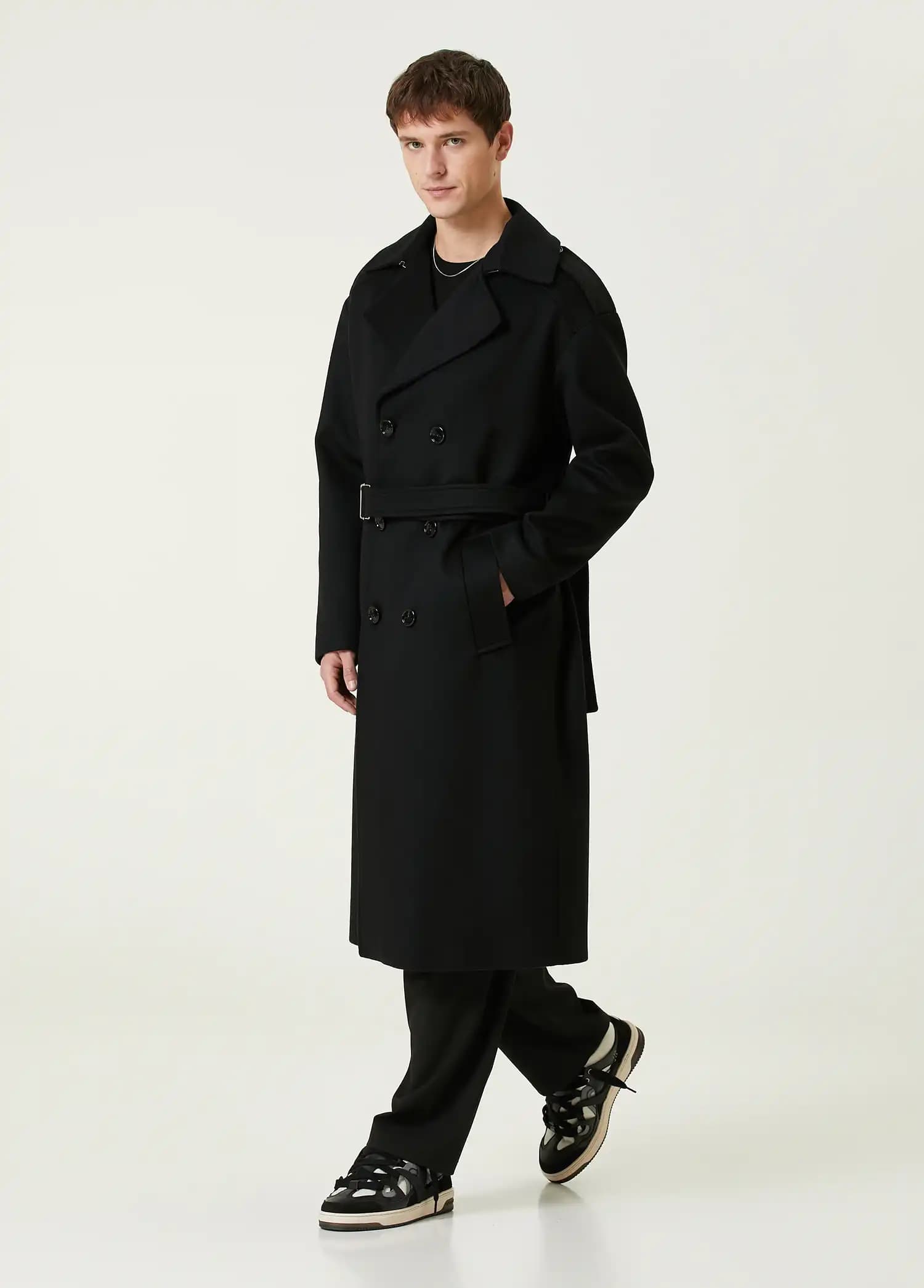 Erkekler İçin Oversize Palto Trendleri ve Stil İpuçları Kış Modasında Rahat ve Şık Görünüm