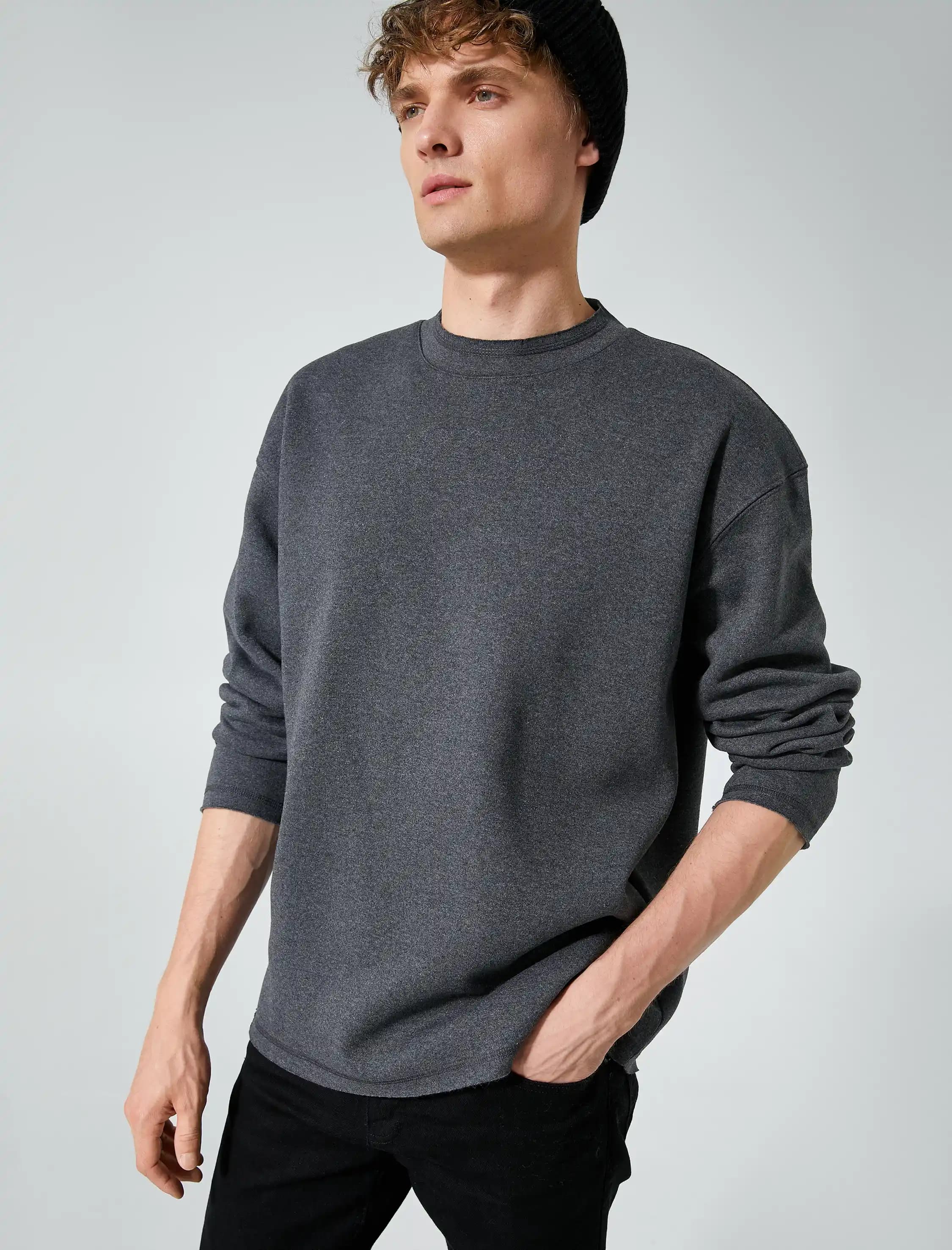 Erkekler İçin Oversize Sweat Trendleri ve Kombin İpuçları 2023