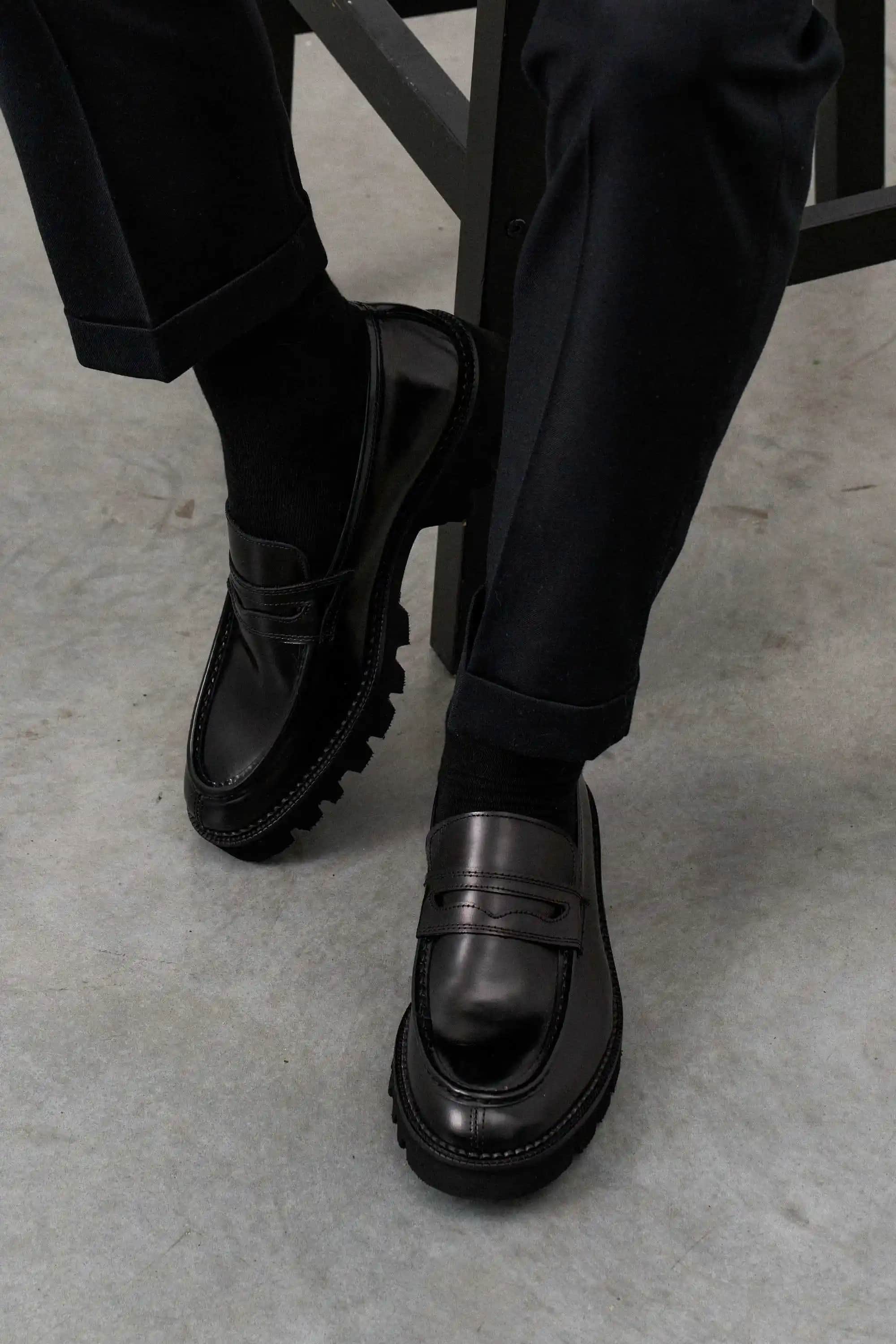 Erkekler İçin Şık ve Konforlu Loafer Modelleri: Tarzınızı Tamamlayan Ayakkabılar
