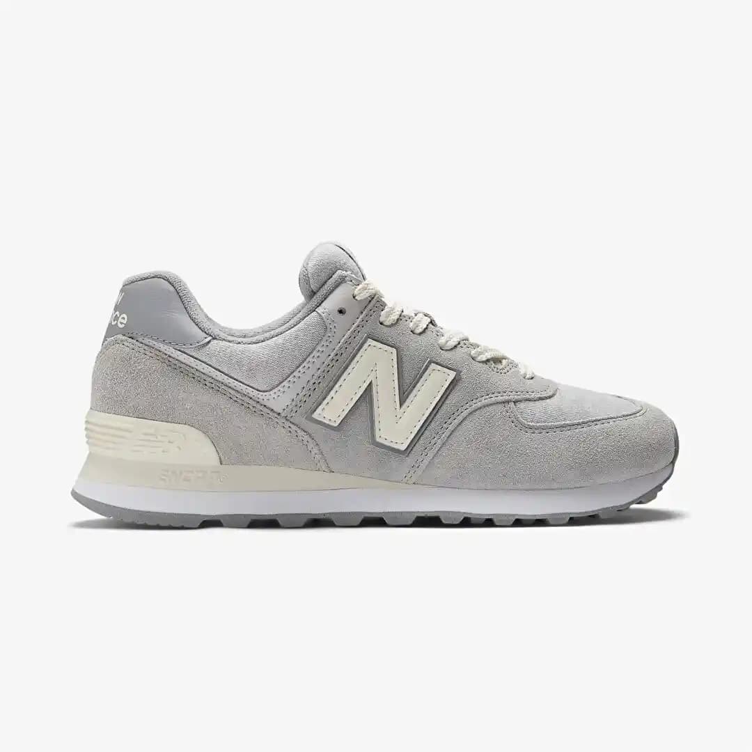 Gri Renkli New Balance Spor Ayakkabılarıyla Günlük Şıklık ve Konforun Anahtarı