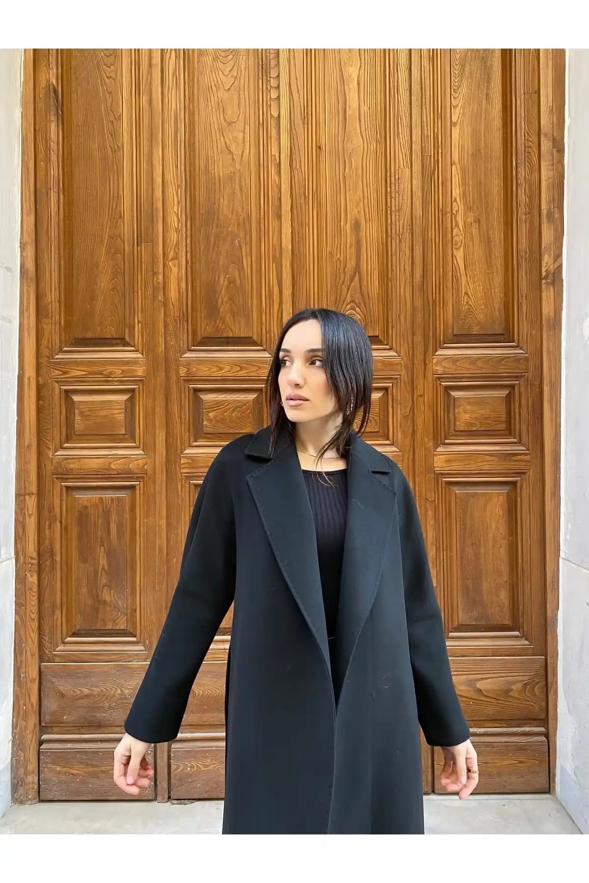 Kadınlar İçin Oversize Palto Modası: Rahatlık ve Şıklığın Buluştuğu Trend