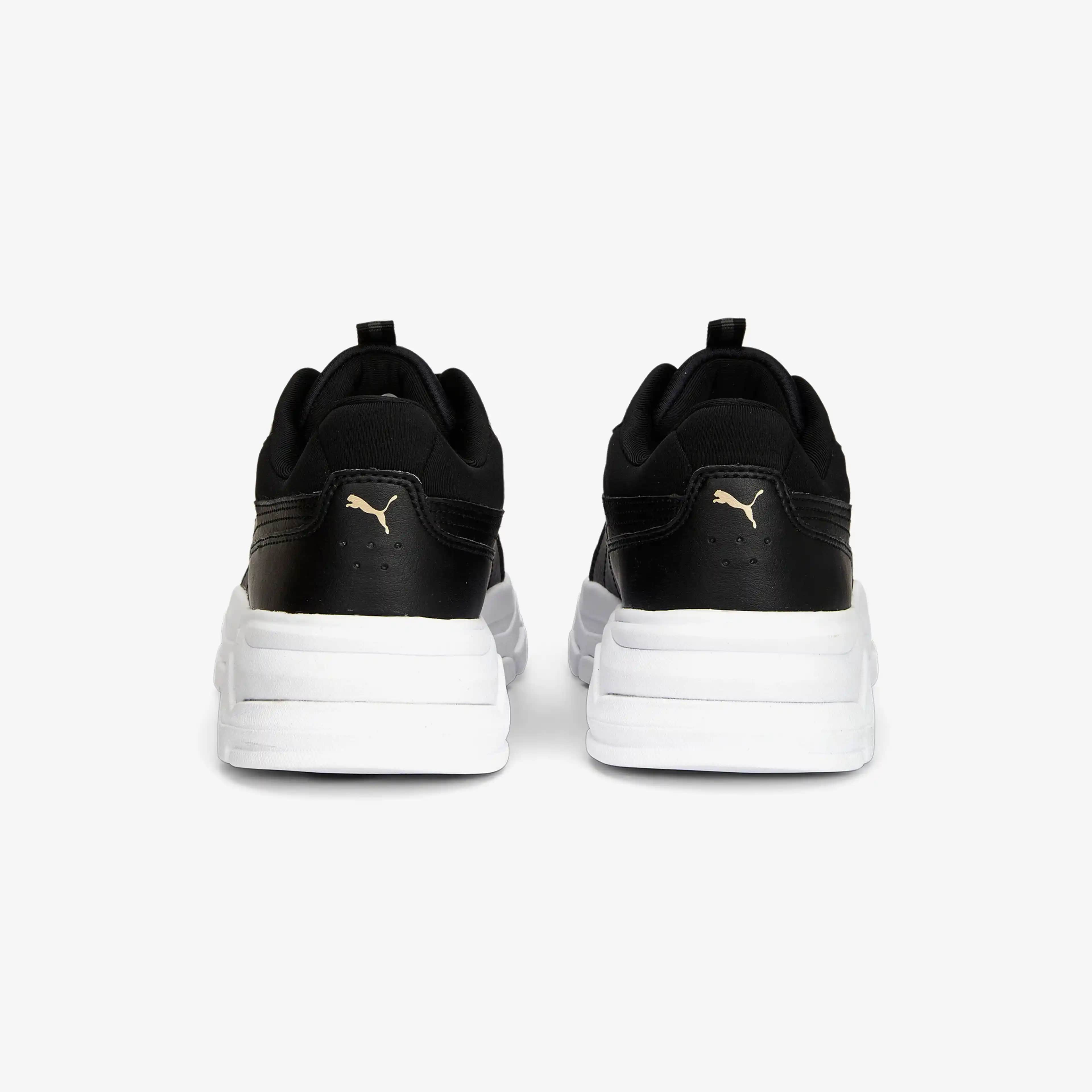 Kadınlar İçin Puma Sneaker Modelleri: Şıklık ve Konforun Mükemmel Uyumu