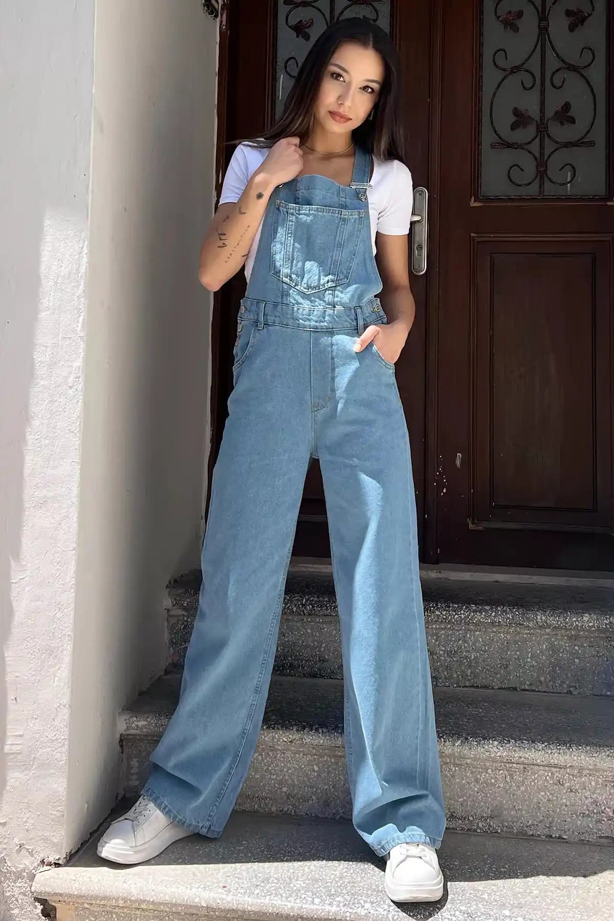 Kadınlar İçin Şık ve Rahat Salopet Tulumlar Moda Trendleri ve Kombin İpuçları