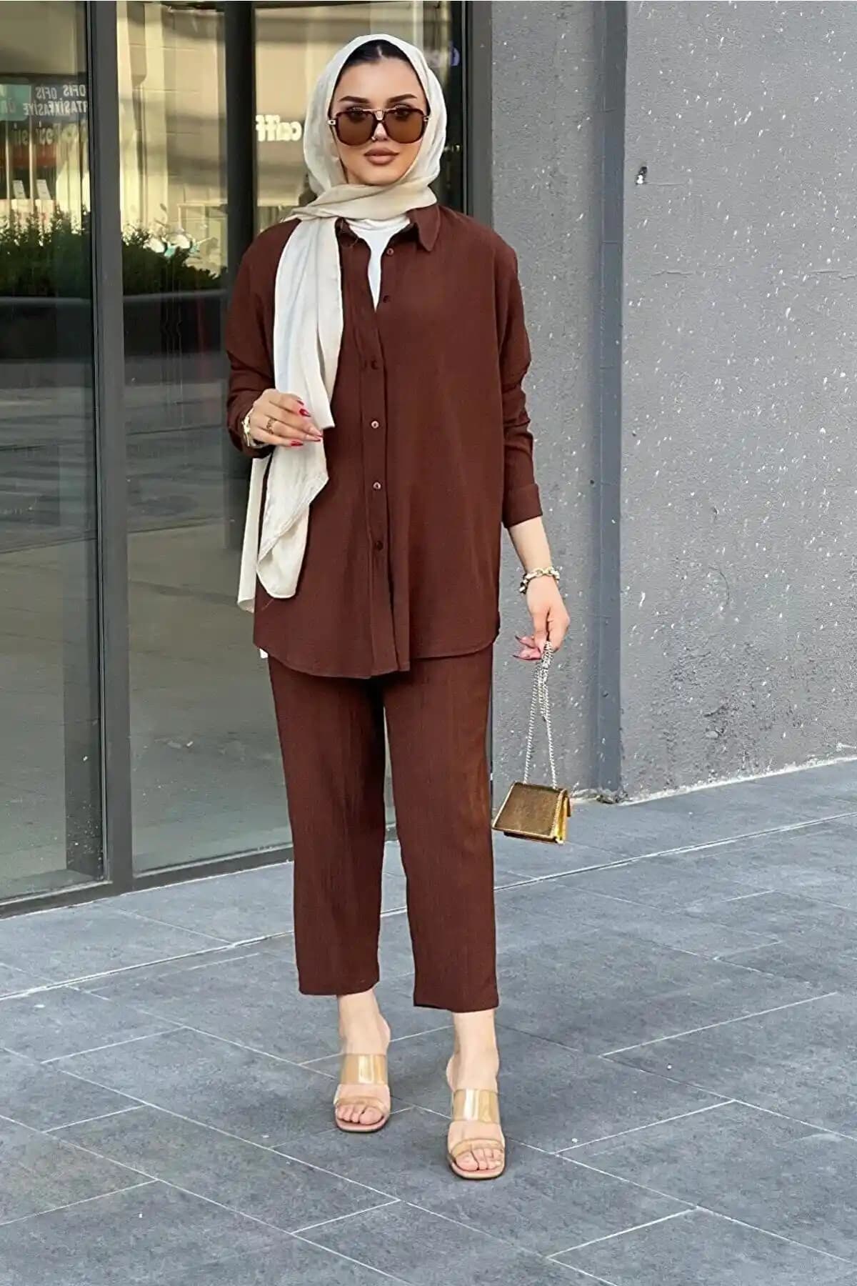 Kadınlar İçin Takım Kombinleri: Şıklık ve Rahatlığı Bir Arada Yansıtan İpuçları