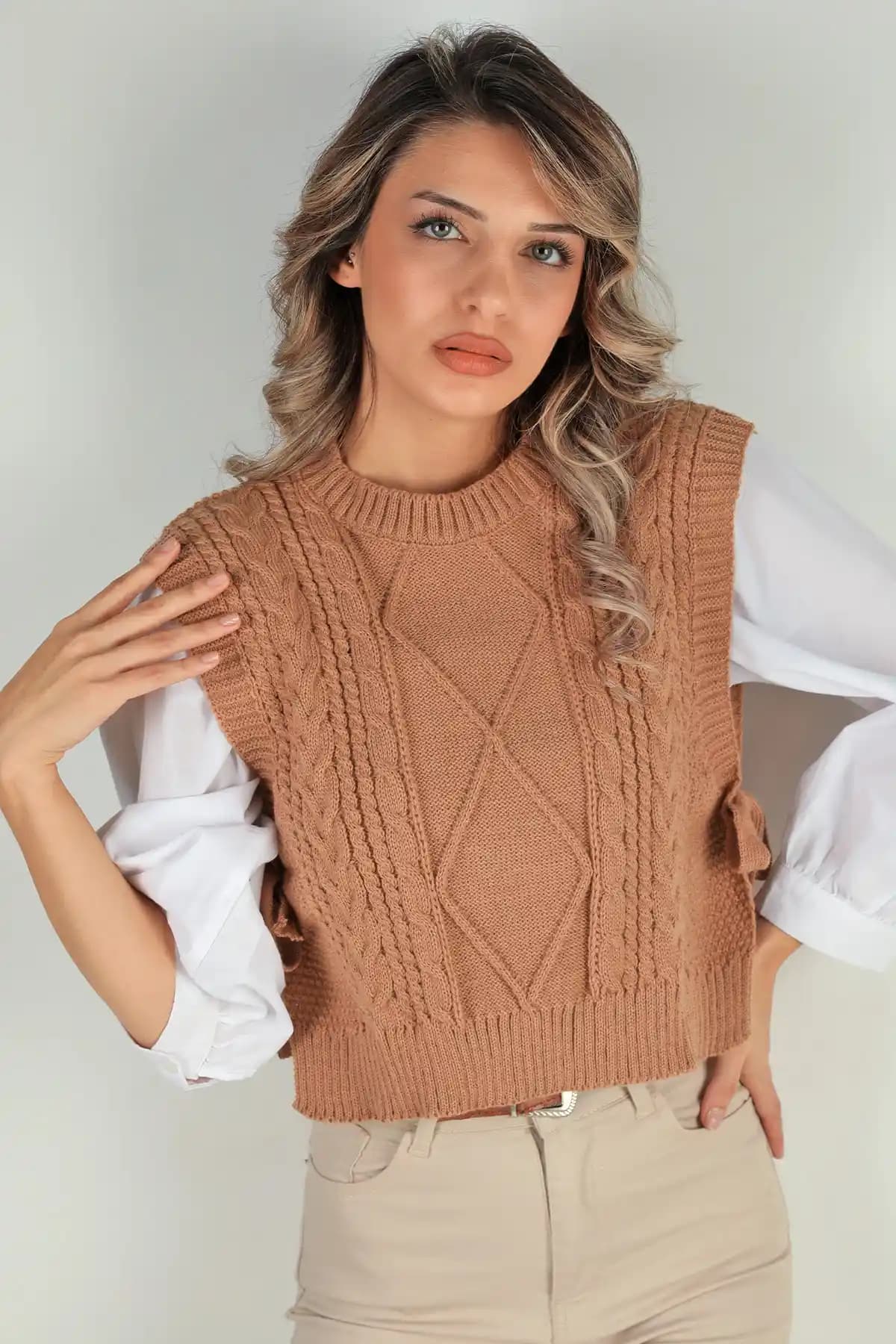 Kış Modasında Triko Süveter: Şıklık ve Konforun En Güzel Buluşması