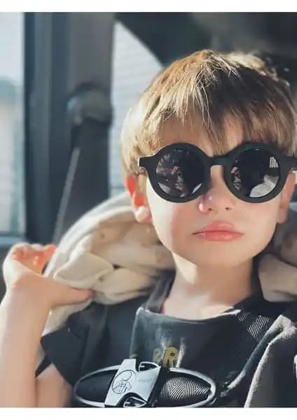 Macerati İsveç Çocuk Güneş Gözlüğü: Güvenli ve Şık Tasarım ile Göz Sağlığını Koruyan Ürün