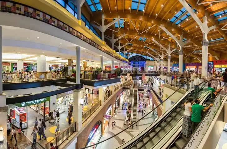 Mersin'de Moda ve Aksesuar Trendleri: Zara ve Güncel Giyim Seçenekleri