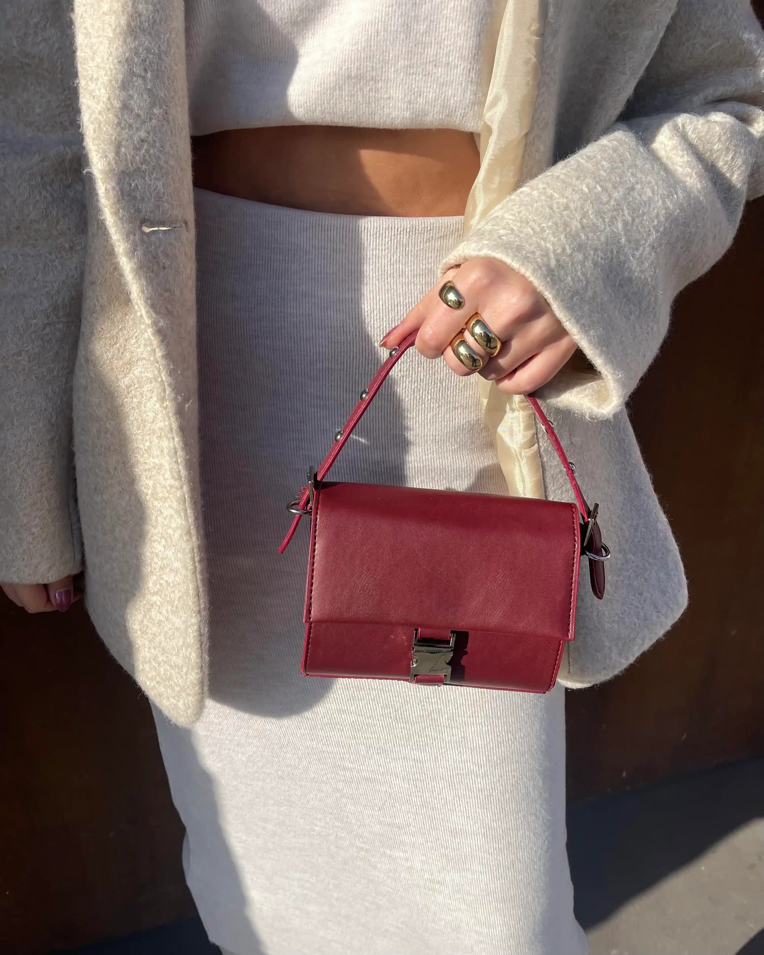 Mini Çantalar Günlük Şıklık ve Pratiklik İçin Modern Moda Trendleri
