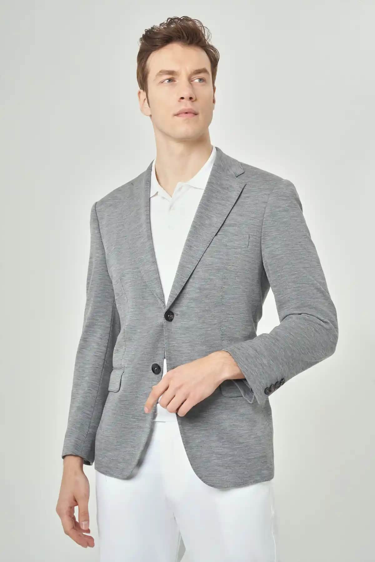 Mono Yaka Nedir ve Moda Dünyasında Kullanım Alanları Hakkında Detaylı Bilgi