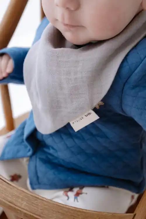 Müslin Önlükler: Şıklık ve İşlevselliği Bir Arada Sunan Pratik Giyim Parçaları