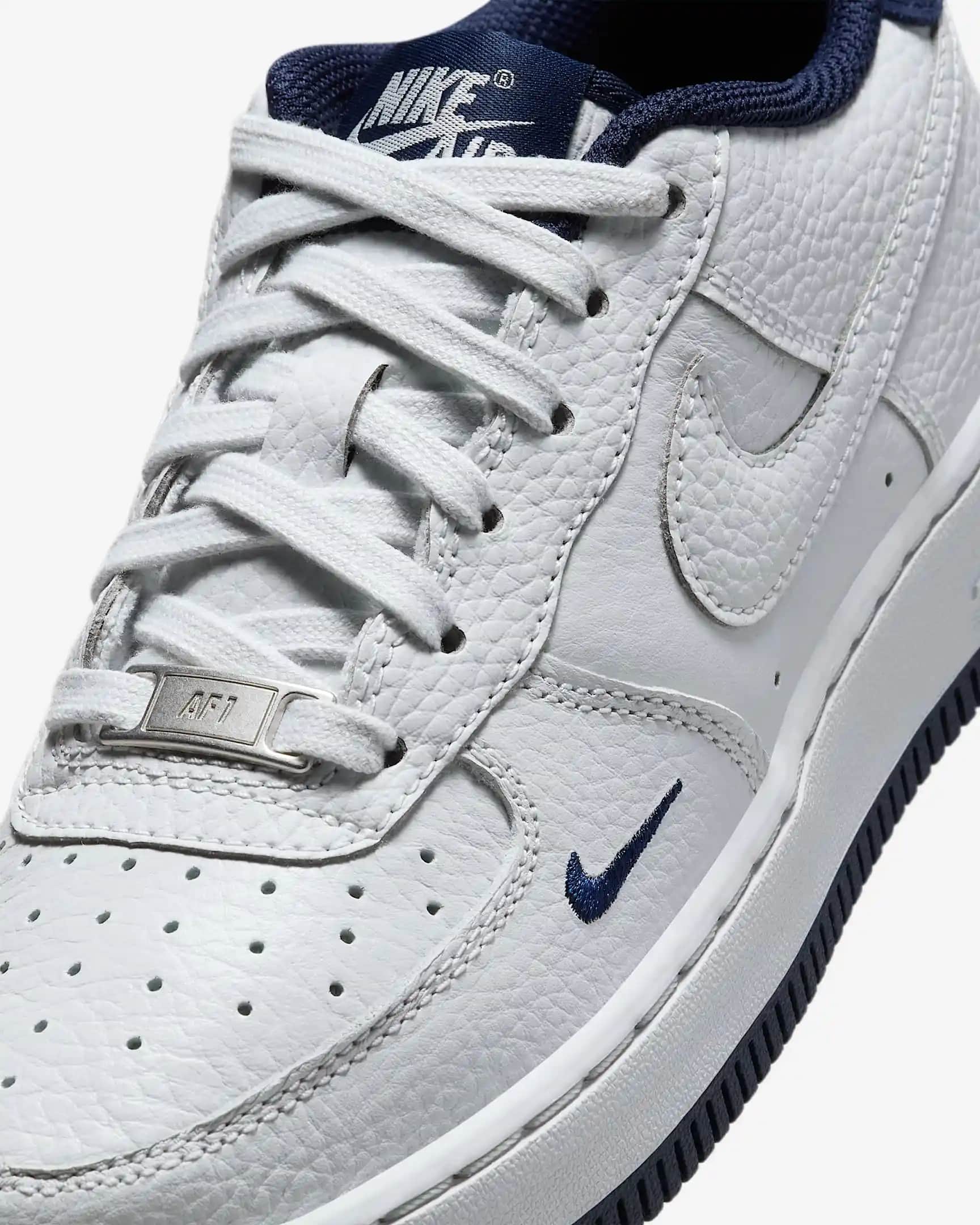 Nike Air Force 1 Çocuk Modelleri: Konfor ve Tarzın Buluştuğu Seçenekler