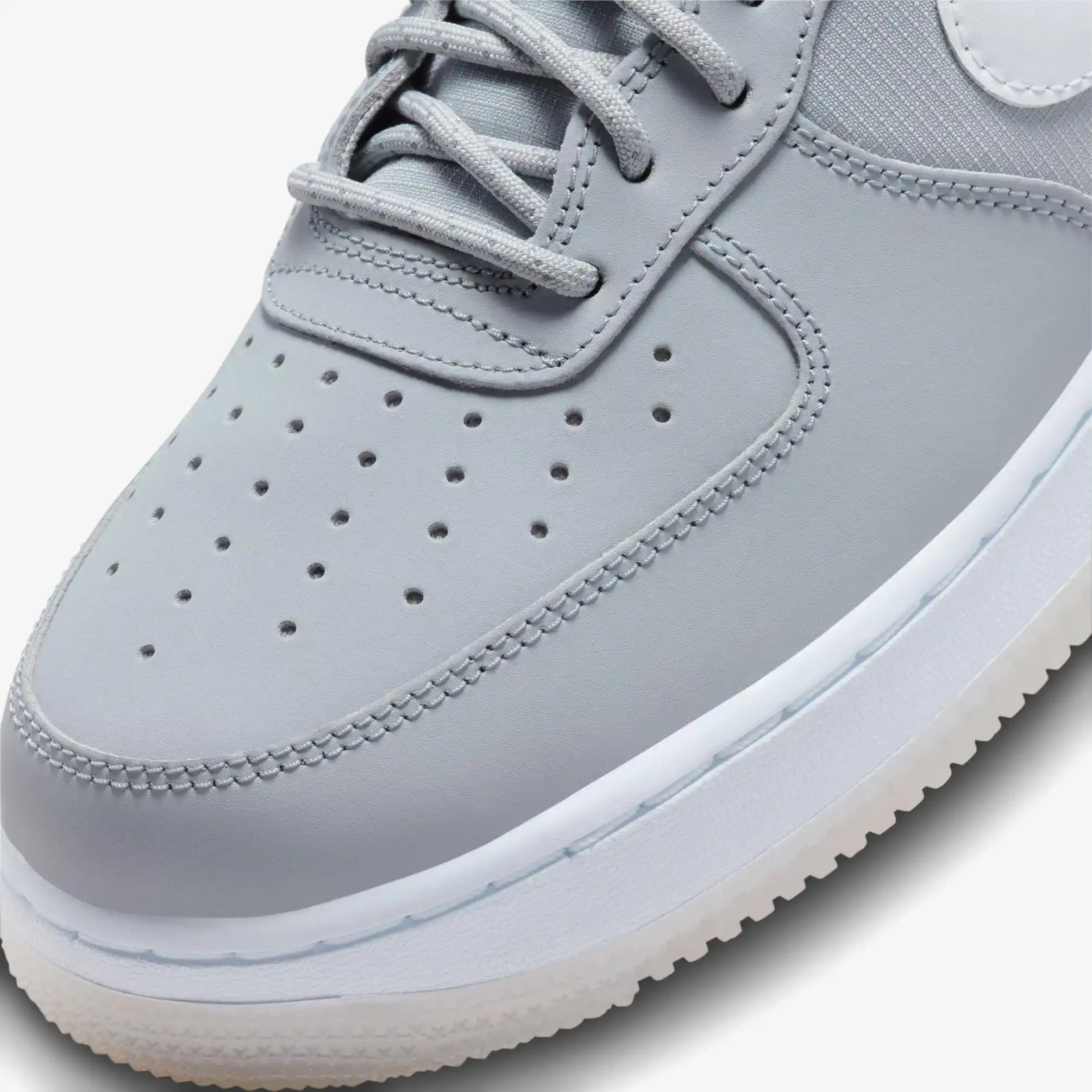 Nike Air Force 1 Gri: Klasik ve Modern Tasarımıyla Günlük Stilinizin Vazgeçilmezi