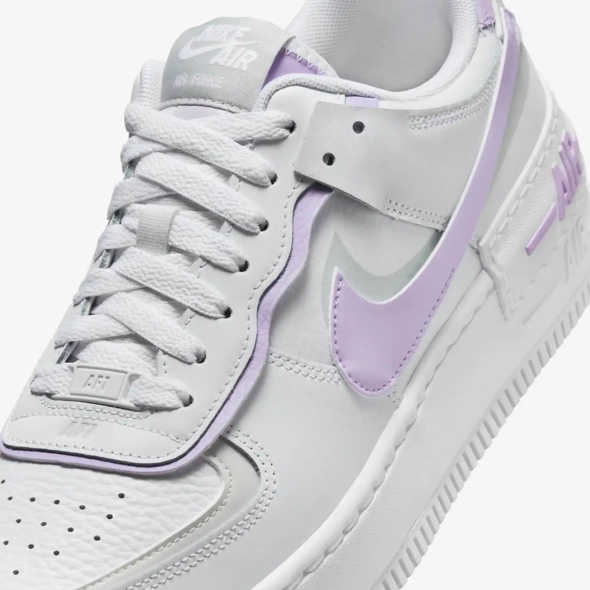 Nike Air Force 1 Shadow Erkek Ayakkabısı: Modern Tarz ve Yüksek Konforun Birleşimi
