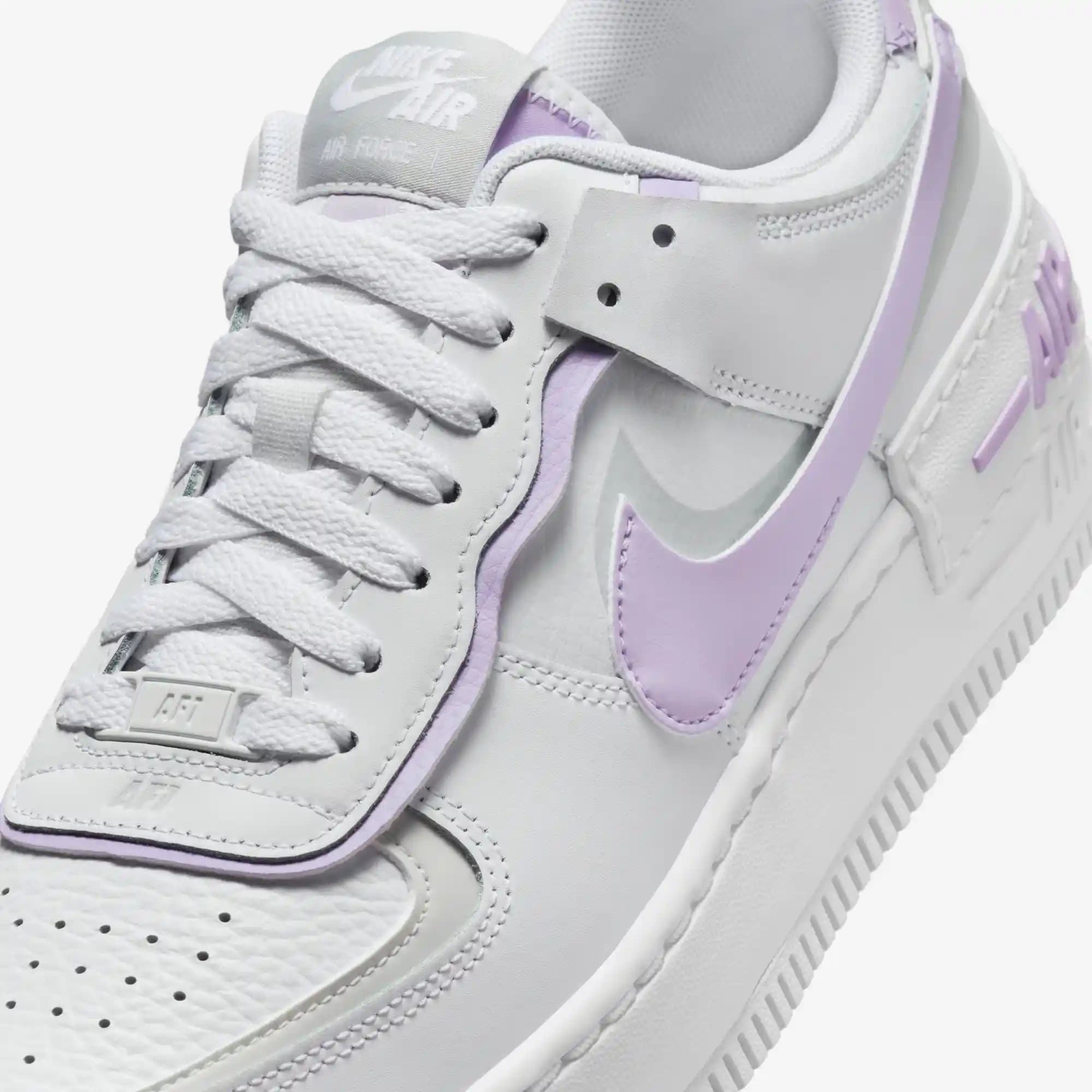 Nike Air Force 1 Shadow Erkek Ayakkabısı: Modern Tarz ve Yüksek Konforun Birleşimi
